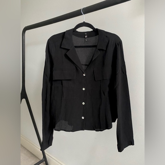 Cropped Sheer Black V-Neck Blouse - Picture 1 of 2